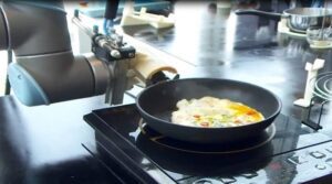 robot made omelette - หุ่นยนต์ทำไข่เจียวในประเทศไทย